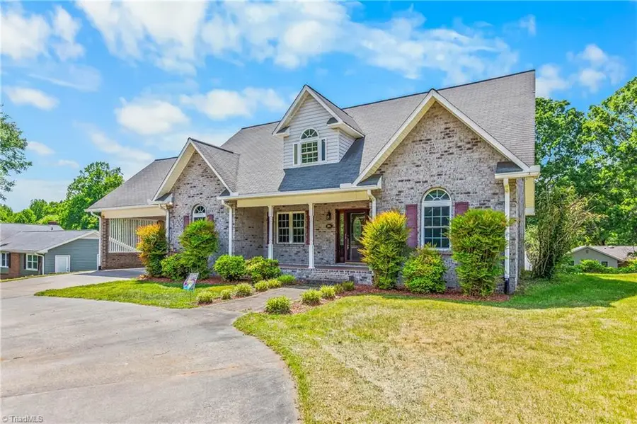 1004 Briarcliff Road, Yadkinville, NC 27055 - #3