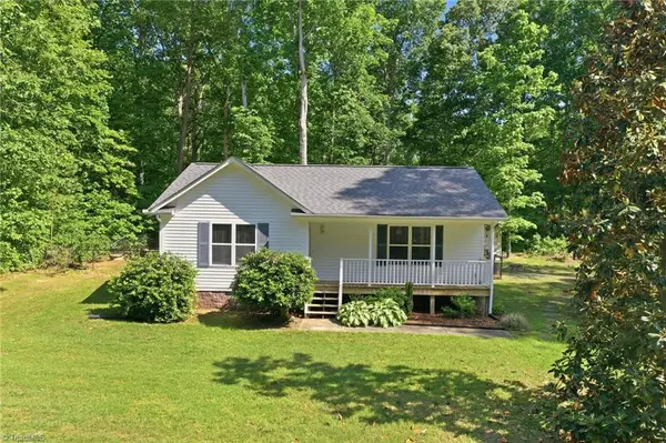 2802 Oak Pointe Lane, Mebane, NC 27302
