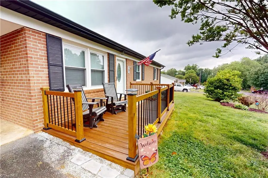 161 Washington Avenue, Mount Airy, NC 27030 - #3