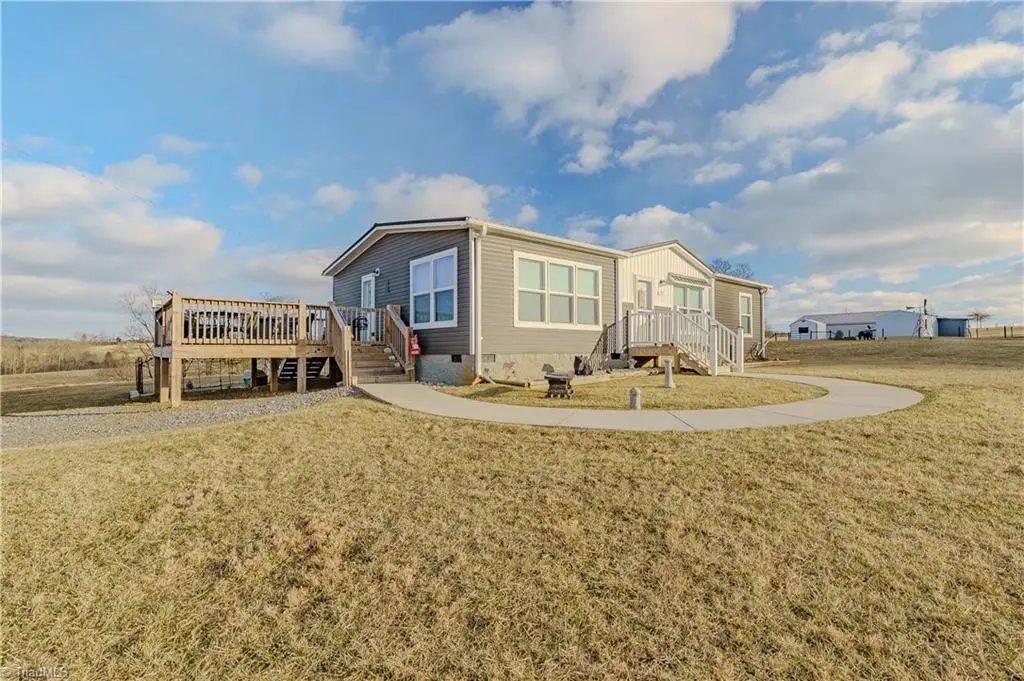 205 Volunteer, Hillsville, VA 24343 - #1