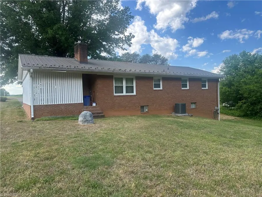 6221 Salem Chapel Road, Walnut Cove, NC 27052 - #3