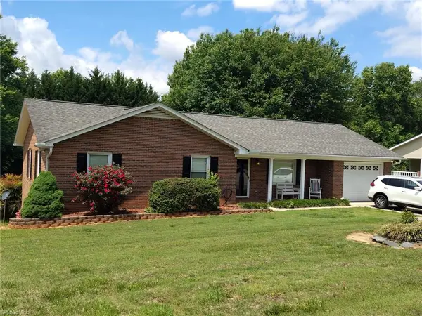 159 Cedar Knoll Drive, Mount Airy, NC 27030
