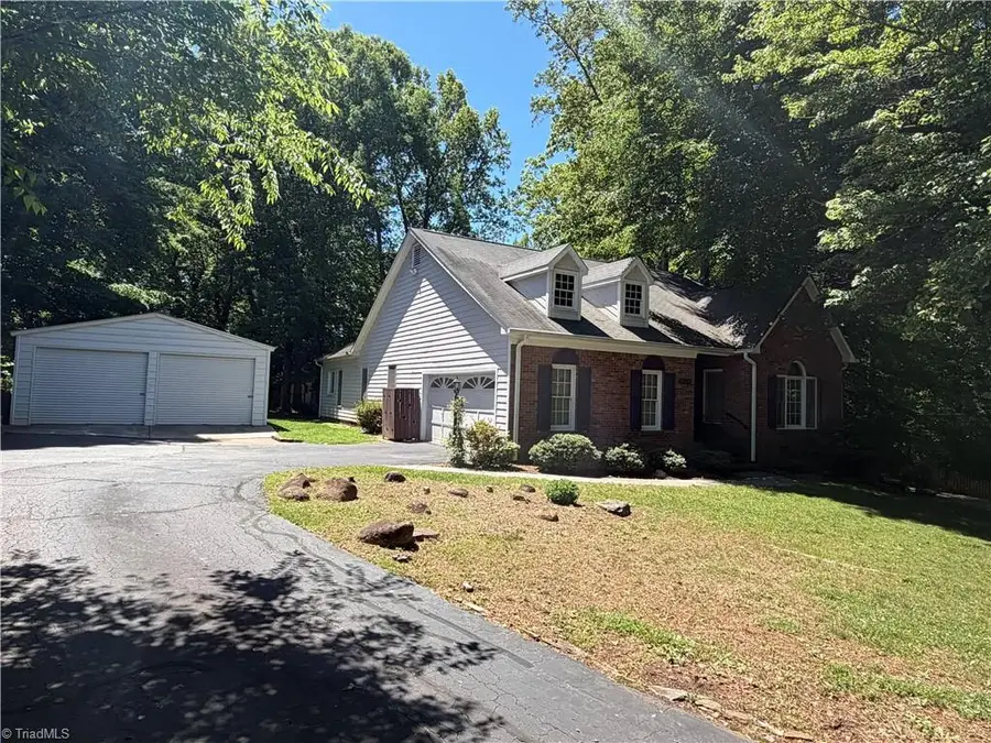 2194 Benwicke Drive, Pfafftown, NC 27040 - #2
