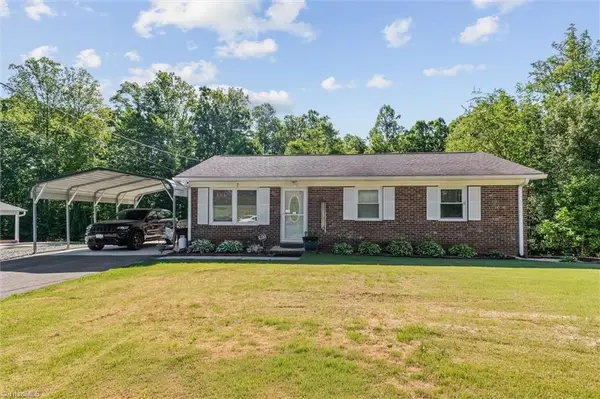 224 Delaware Avenue, Mount Airy, NC 27030