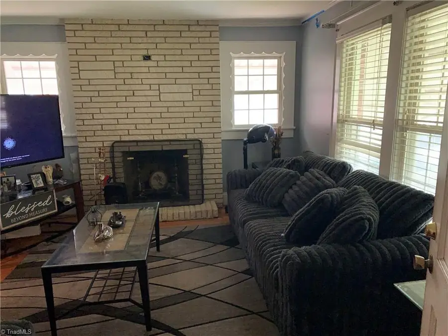 2111 S Benbow Road, Greensboro, NC 27406 - #2