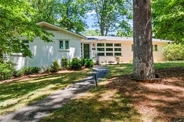3807 Dewsbury Road, Winston-Salem, NC 27104