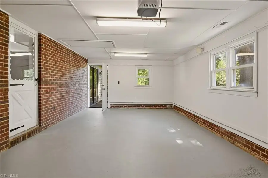 324 Chestnut Street, Yadkinville, NC 27055 - #3