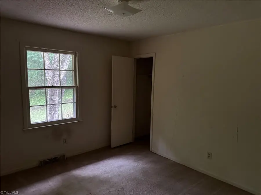 204 Hamilton Road, Lexington, NC 27295 - #2