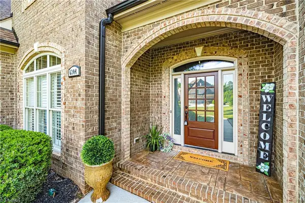 6304 Autumn Crest Court, Summerfield, NC 27358