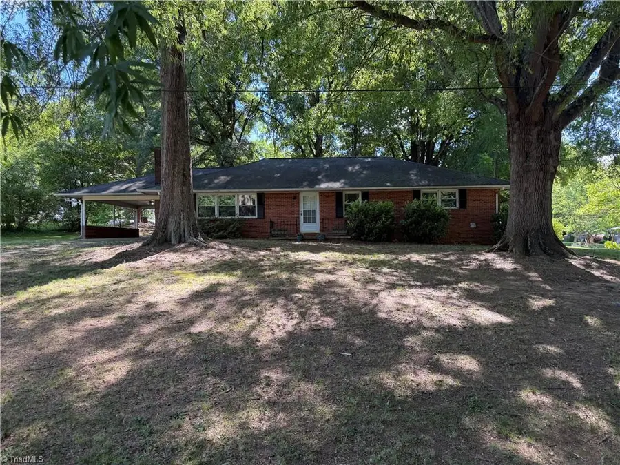 2975 Bellaire Circle, Walkertown, NC 27051 - #2