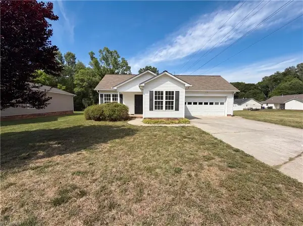 2015 Gyro Drive, Winston-Salem, NC 27127