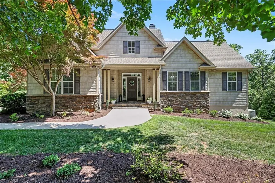 242 Harbor Drive E, Lexington, NC 27292 - #2