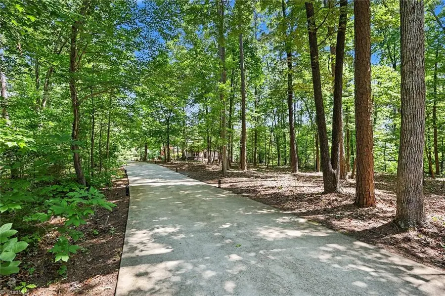 242 Harbor Drive E, Lexington, NC 27292 - #3