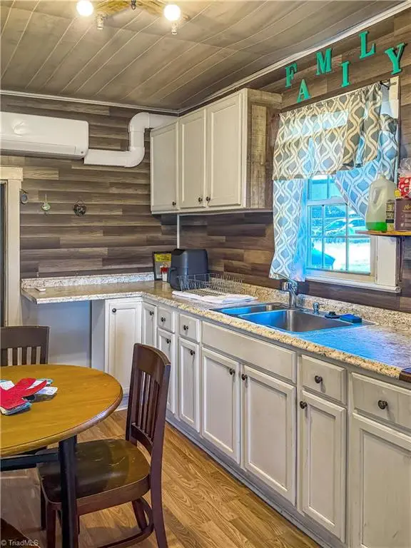 147 Handy Walker Street, North Wilkesboro, NC 28659 - #3