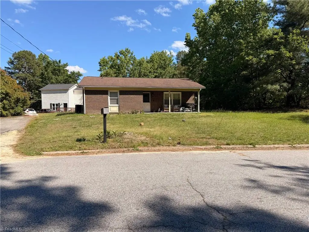 504 Lynn Drive, Thomasville, NC 27360 - #1