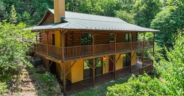 615 Phillips Gap Road, Purlear, NC 28665