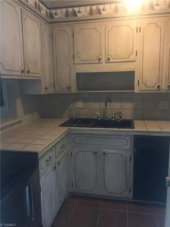502 Carolyn Court #B-8, Eden, NC 27288 - #3