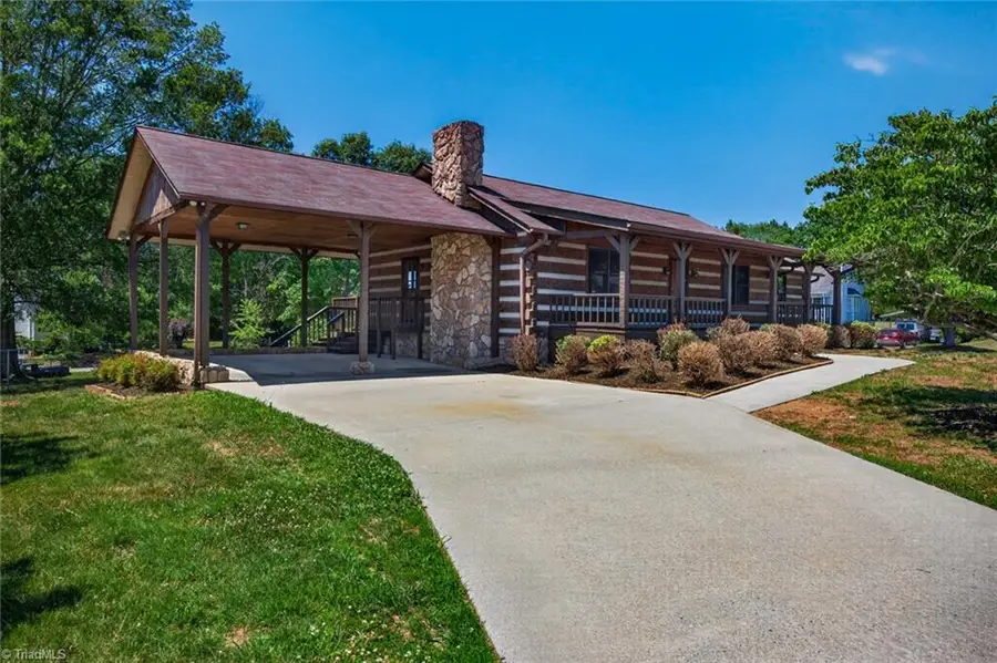 7000 Oakridge Drive, Lexington, NC 27295 - #3