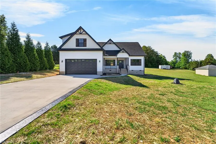 2361 Chaucer Lane, Winston Salem, NC 27107 - #2