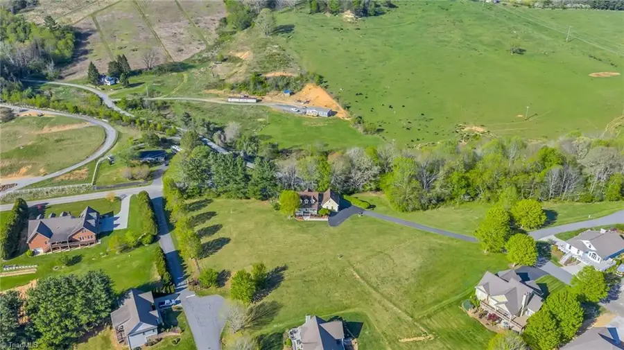 153 Knollview Place, Jefferson, NC 28540 - #3