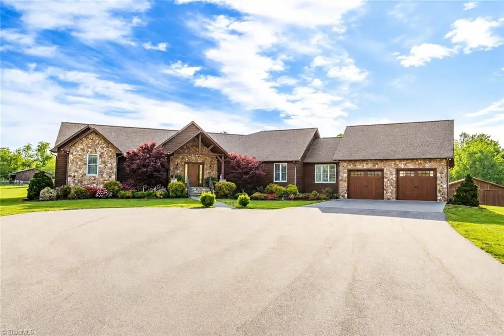 1083 Union Community Road, Thurmond, NC 28683 - #1