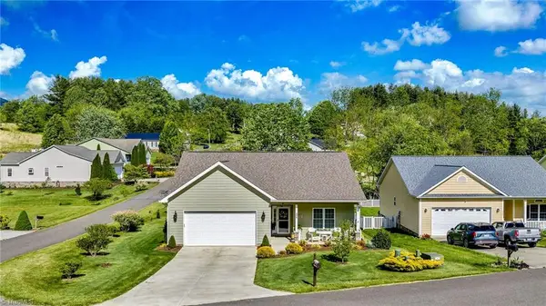 209 W Evergreen Street, West Jefferson, NC 28694