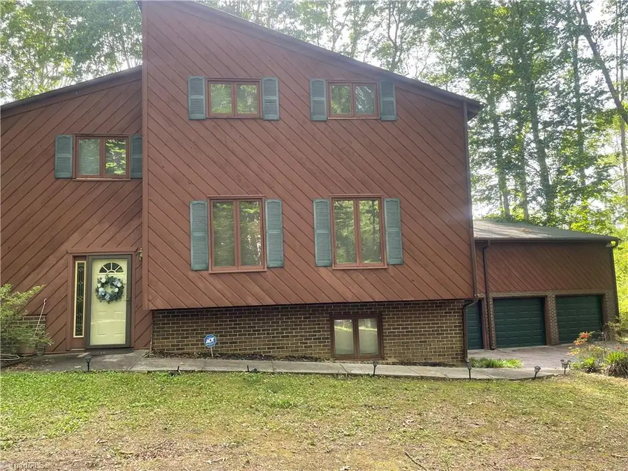 6902 Greenland Avenue, Julian, NC 27283 - #2
