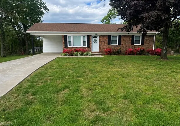 184 Shamrock Avenue, Mount Airy, NC 27030
