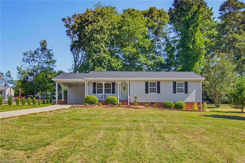 304 Oakwood Circle, Lexington, NC 27295 - #1