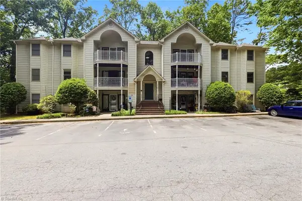 5934 W Friendly Avenue #J, Greensboro, NC 27410