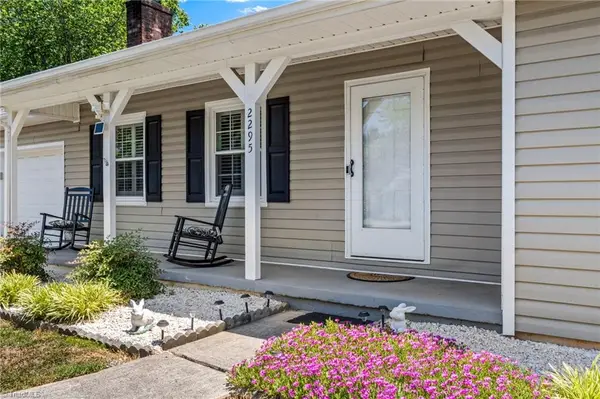2295 Winterberry Drive, Winston-Salem, NC 27106