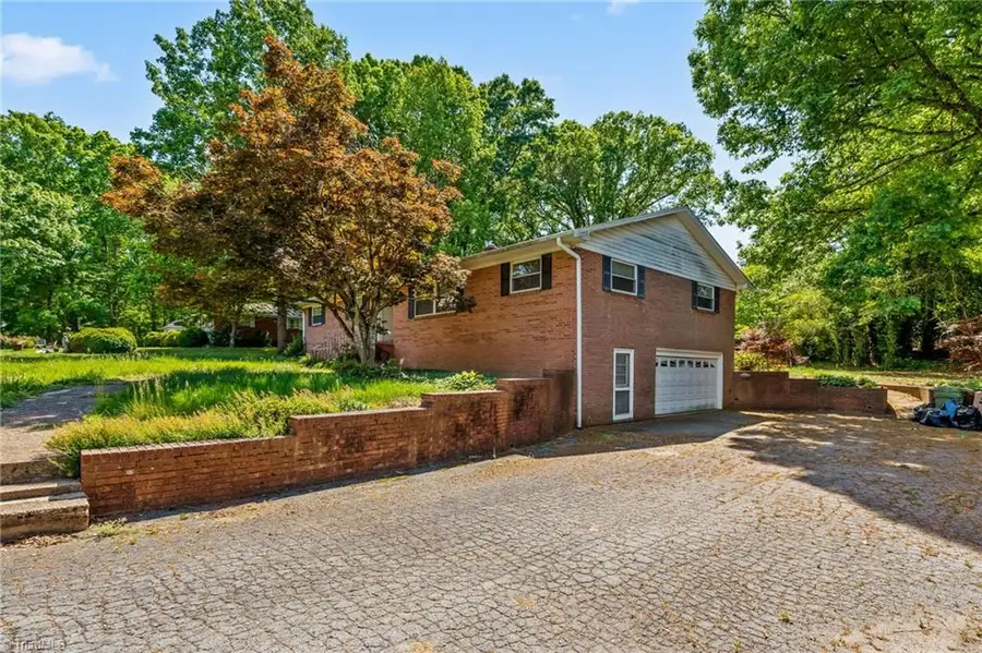 18 Colonial Drive, Lexington, NC 27292 - #3