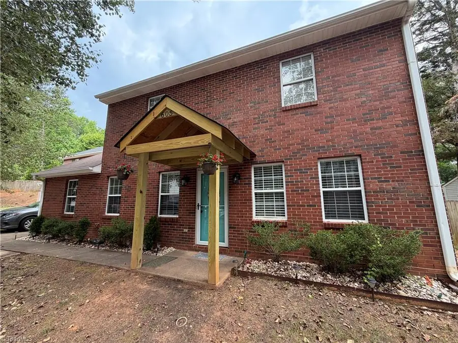 605 Sir Knight Court, Clemmons, NC 27012 - #2