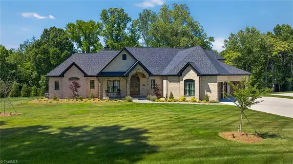 7955 Valleyview Drive, Clemmons, NC 27012