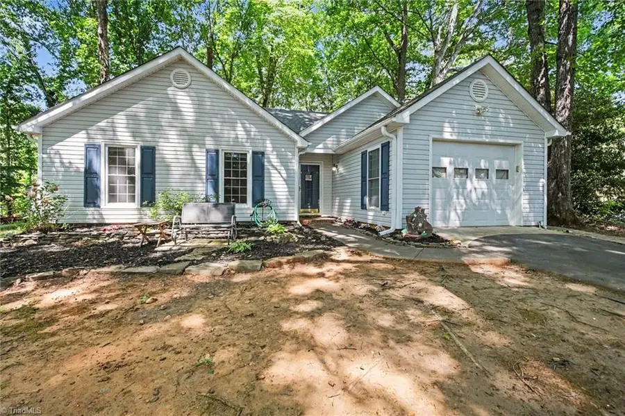 9520 Jefferson Valley Drive, Rural Hall, NC 27045 - #2