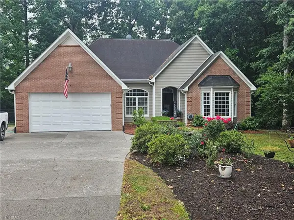 121 Roxbury Court, Advance, NC 27006