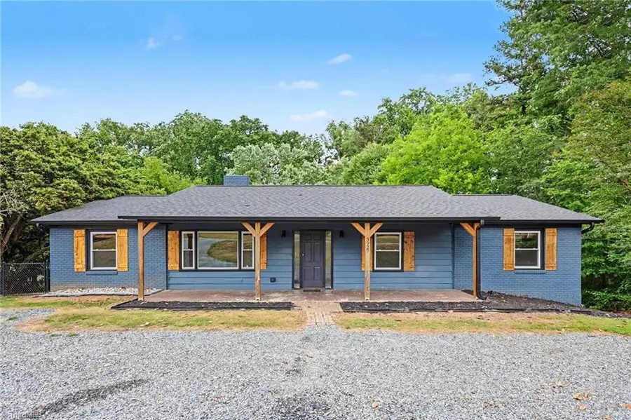 3927 Beacon Drive, Winston Salem, NC 27106 - #3