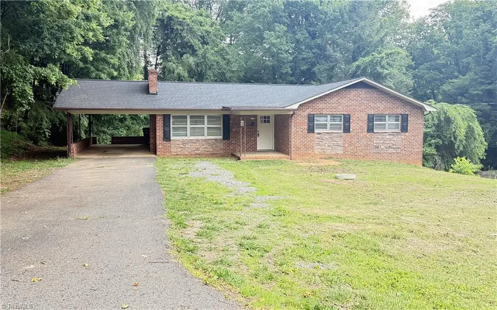 134 Carolina Avenue, Mount Airy, NC 27030 - #1