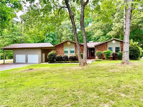 2068 Country Trail, Asheboro, NC 27205