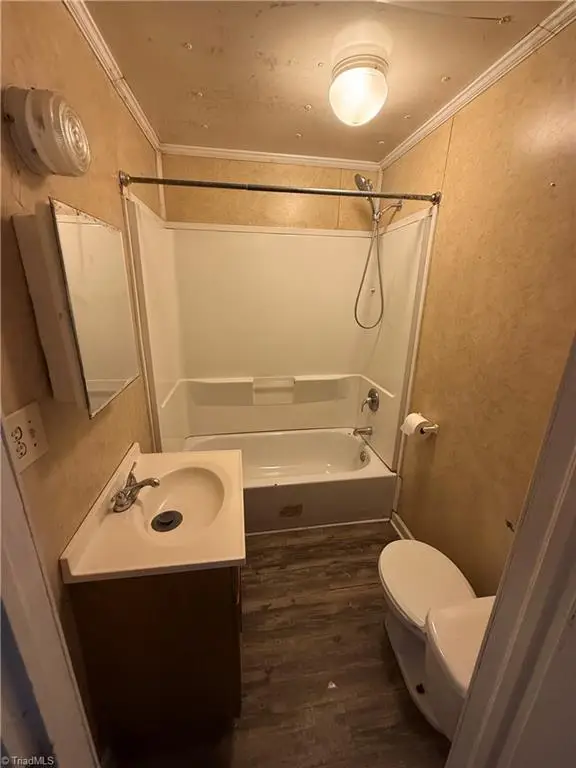 908 W Lee Avenue, Yadkinville, NC 27055 - #2
