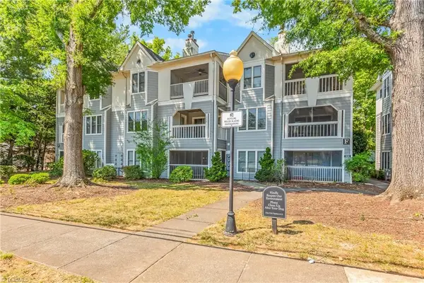 233 Oakwood Court, Winston-Salem, NC 27103