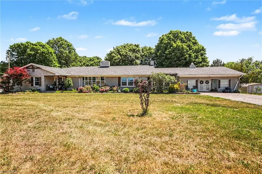 2041 W Main Street, Yadkinville, NC 27055 - #2