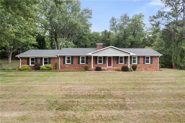 3845 Whitehaven Road, Winston-Salem, NC 27106