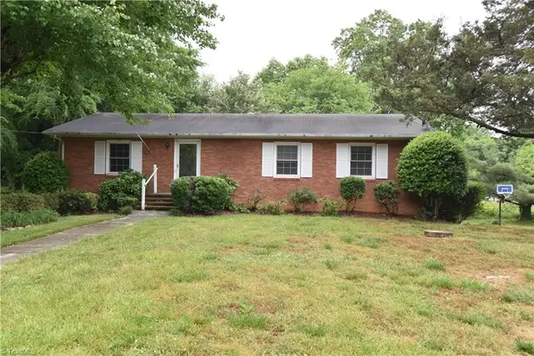 4340 Spenway Place, Winston-Salem, NC 27106