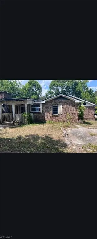 327 Zion Street, Laurinburg, NC 28352 - #3