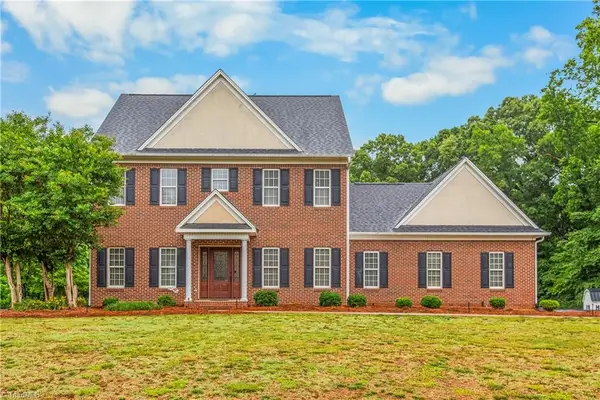 129 Walnut Avenue, Yadkinville, NC 27055