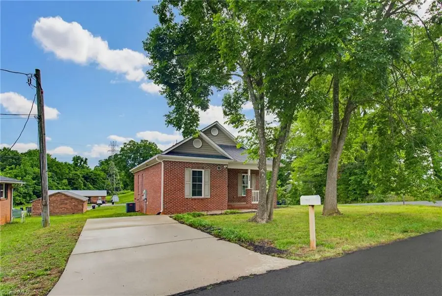 529 Meredith Avenue, Lexington, NC 27292 - #2