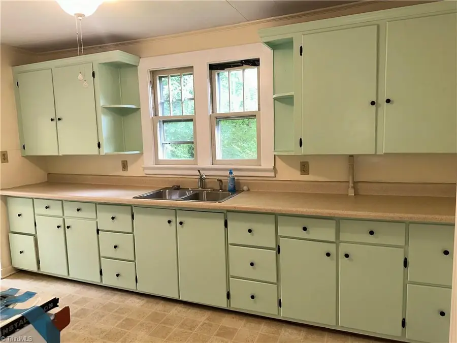 322 Hadley Street, Mount Airy, NC 27030 - #2