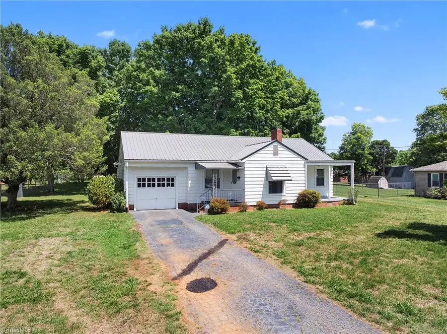 919 Alice Drive, Thomasville, NC 27360 - #3