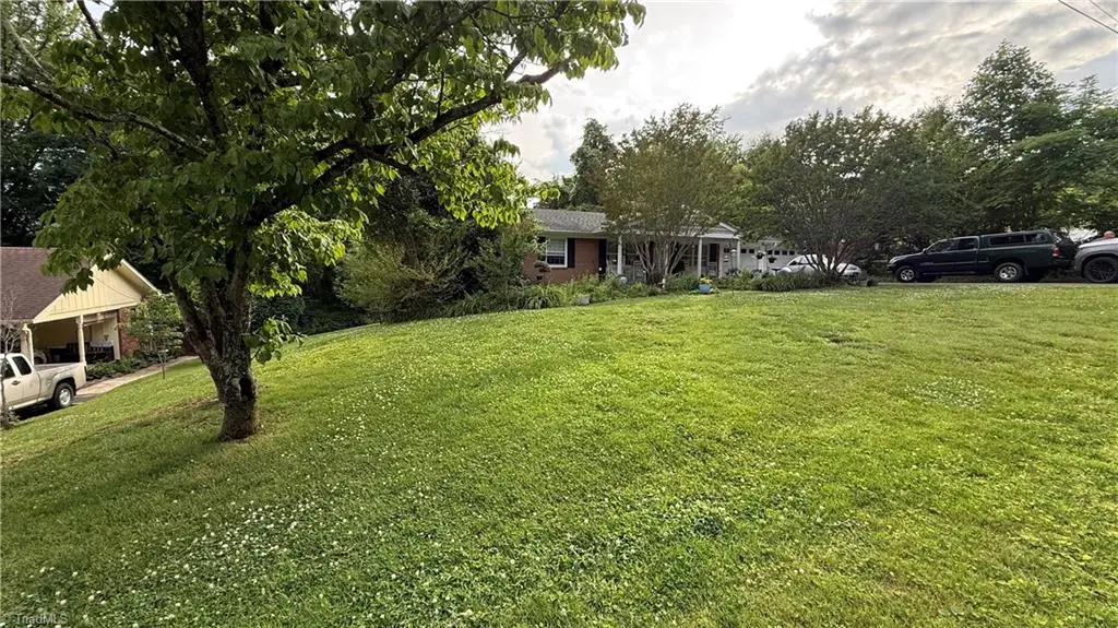 163 Florida Avenue, Mount Airy, NC 27030 - #1
